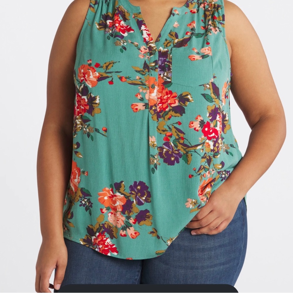 Market and Spruce green floral blouse